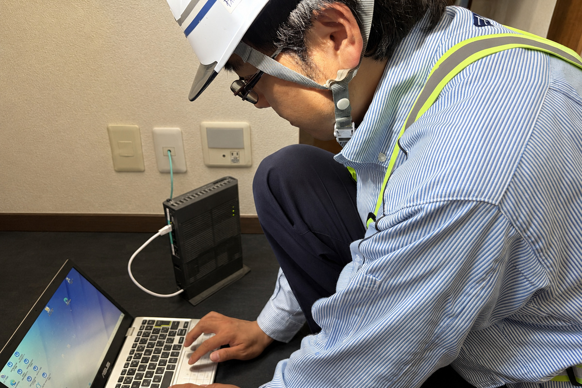 光回線の機器設置と通信試験